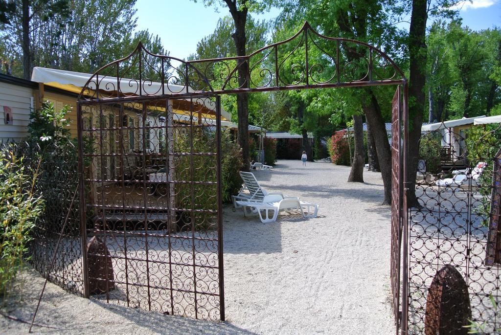 Azur Beach Гримо Екстериор снимка
